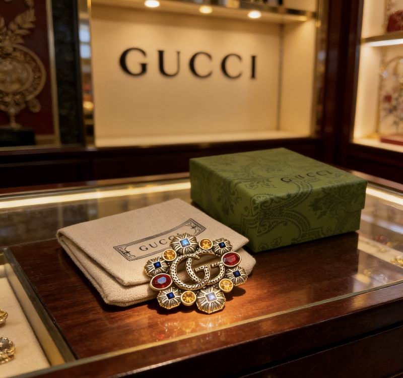 Gucci Brooch 03yxs07